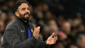 Manchester United Bidik Wing-back dan Gelandang Top