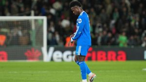 Xabi Alonso Jelaskan Alasan Vinicius Junior Hanya Jadi Cadangan